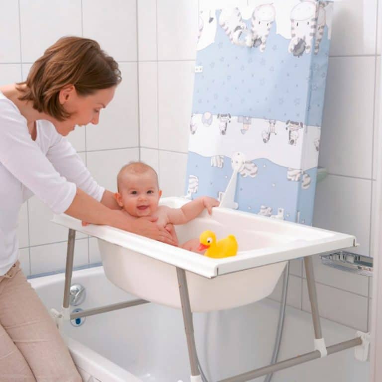 Quels sont les accessoires indispensables pour le bain de bébé